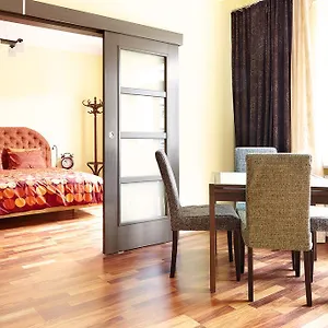 https://lovely-funky-flat-near-royal-park.warsawhotelspoland.com